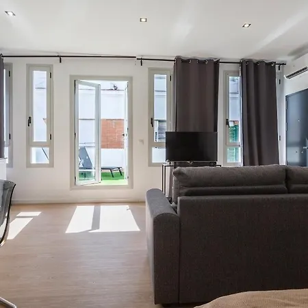 Atico Moderno Apartment